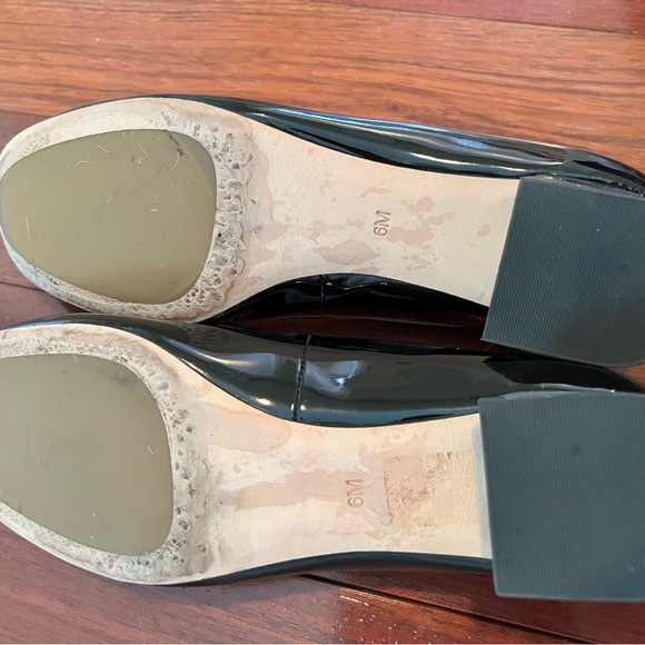 Tory Burch black patent leather flats. - Picture 4 of 7